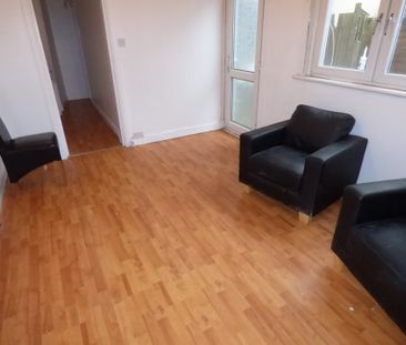 2 bedroom Flat for rent - Photo 1