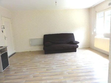 Location Appartement 1 pièce Meublé 33m² LE CREUSOT 71200 - Photo 2