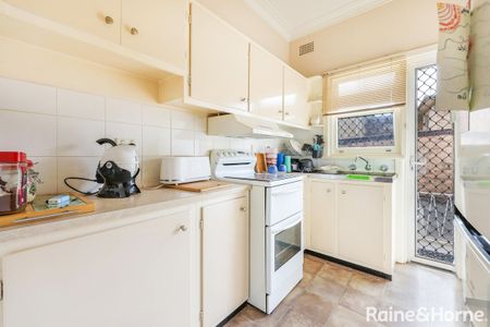 Charming 2-Bedroom Unit in Prime Tamworth Location - Photo 4