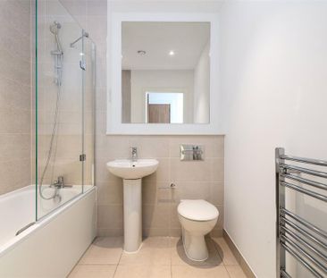 2 bedroom flat to rent - Photo 6