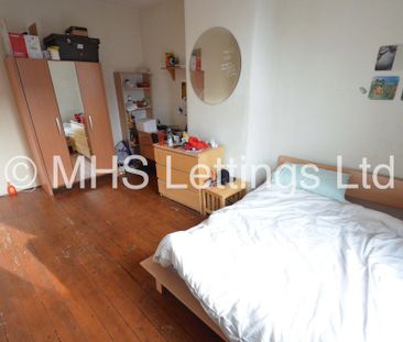 4 Bedroom Mid Terraced House for rent in Royal Park View - Photo 2