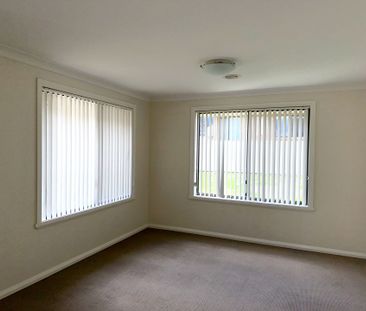 FANTASTIC FAMILY HOME - Photo 3