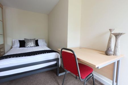 6 bedroom house to rent - Photo 2