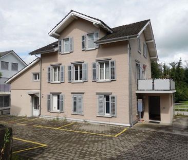 3-room attic apartment with charming wooden elements - Photo 4