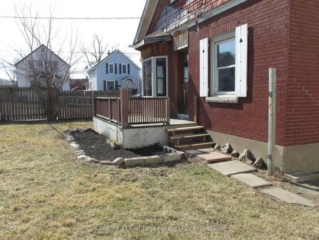 For Lease - 364 Glendale Avenue, St. Catharines, Ontario - Photo 3