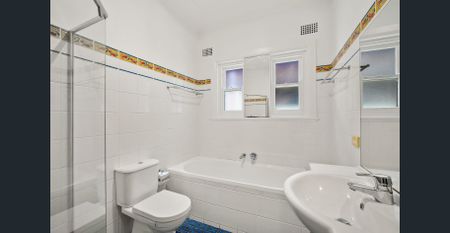 Coastal Gem - Photo 4