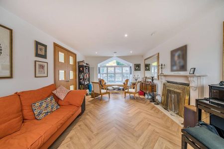 3 bedroom detached house to rent - Photo 2