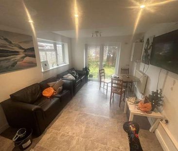 Cedar Road, Southampton, SO14 - Photo 2