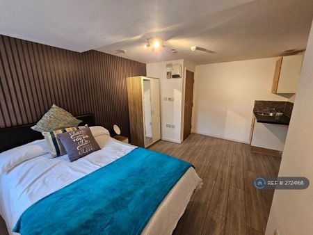 Studio to rent - Photo 5