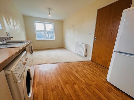 Shelley Road, Bournemouth - Photo 1