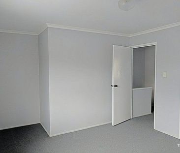 Spacious 2-Bedroom Unit in Logan Central! - Photo 6