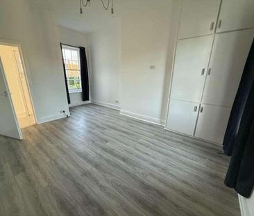 Beech Avenue Shopping Centre, Hull, HU8 - Photo 3