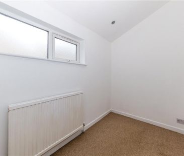 3 bedroom detached house to rent - Photo 3