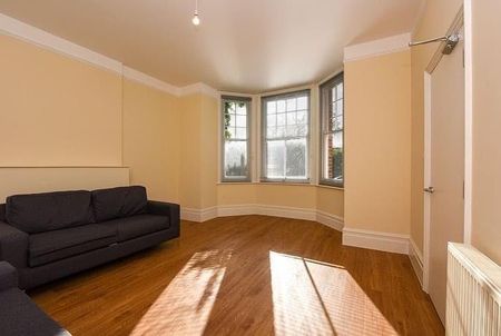 8 bedroom detached house to rent - Photo 4