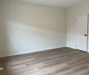 For Lease - 1474 19th Avenue, Richmond Hill, Ontario - Photo 2