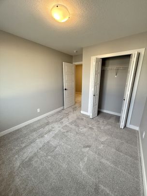 24 St NW, Calgary - Photo 1