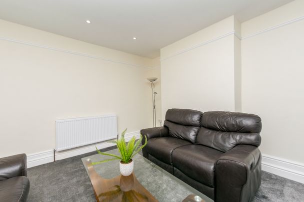 Leeds, LS8 - Photo 1