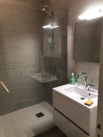 Location Appartement 2 pièces 49m² ST ETIENNE 42000 - Photo 2