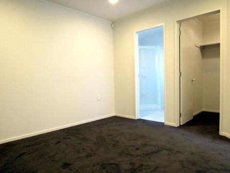 111 West Harbour Drive, West Harbour - Photo 4