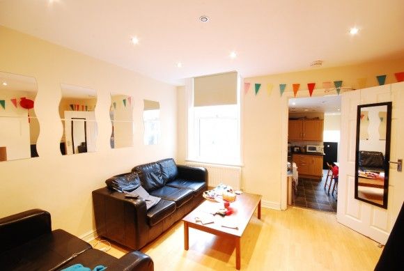 6 Bed - Shortridge Terrace, Jesmond - Photo 1