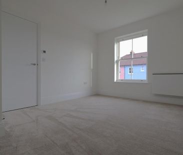 4 bedroom detached house to rent - Photo 6