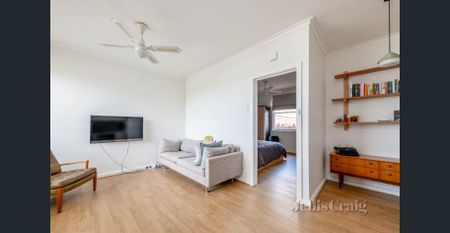 Renovated One Bedroom Apartment In The Heart Of Richmond - Photo 3