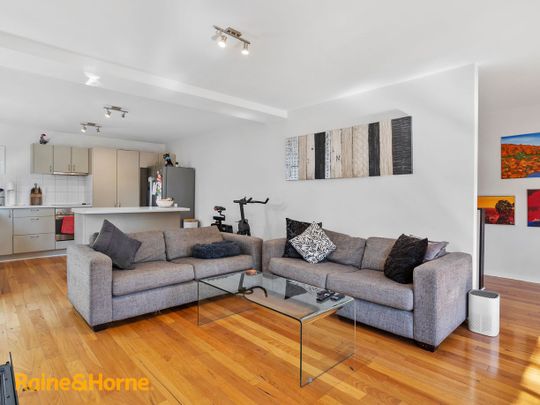 Generous Family Townhouse - Photo 1