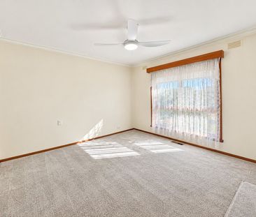Spacious 3 bedroom Home! - Photo 6