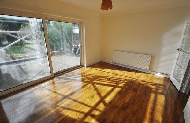 Carlton Avenue, Westcliff-on-sea, SS0 - Photo 1