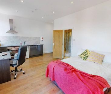 Studio to rent - Photo 2