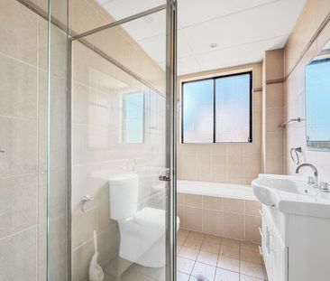 Exquisite, Freshly Refurbished Triple Story Townhouse In Superior L... - Photo 1