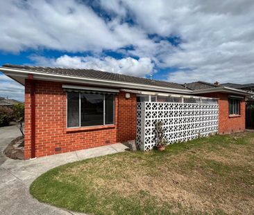 Fully Renovated 2BR Villa Unit With All The Bells & Whistles - Photo 2