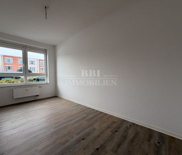 Moderne 4- Zimmerwohnung mit Balkon und Terrasse - Photo 4