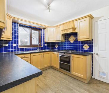 4 bedroom detached house to rent - Photo 4