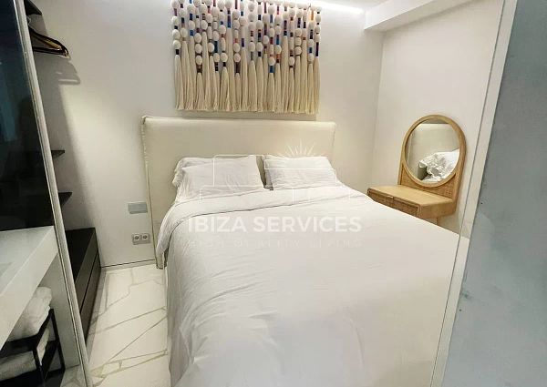 3 bedrooms Luxury Apartment for Seasonal Rental in las boas, botafoch
