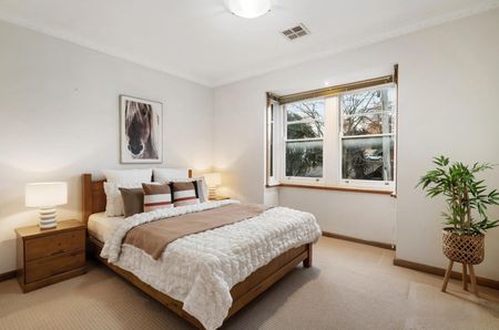 A Warm and Charming Family Home in a Tightly Held Camberwell Pocket - Photo 5