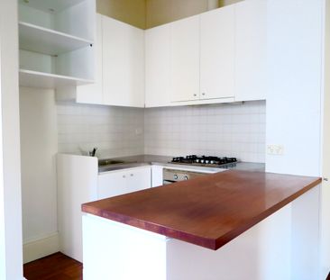 33 Quayle Street Sandy Bay TAS 7005 Australia - Photo 1