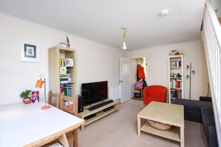 2 bedroom terraced house to rent - Photo 2