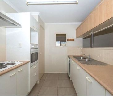 5 Bedroom&comma; 2 Bathroom Gem in Zillmere - Photo 5