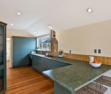 Sunny 3 Bedroom standalone house in Bryndwr Rd - Photo 6