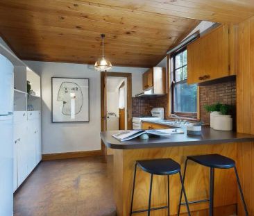 “A Charmed Lifestyle Awaits” - Photo 5