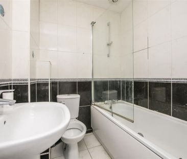 2 bed Apartment To Let - Photo 6