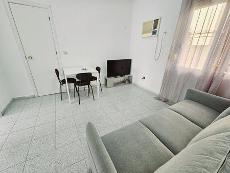 Calle Ferrobús, Sevilla, Andalusia 41009 - Photo 4