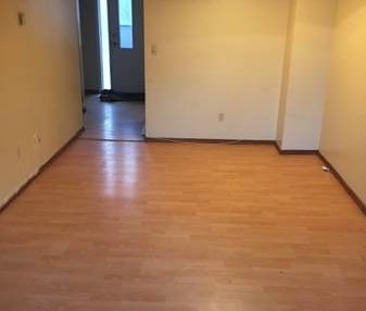 $1700/2br - 875ft - 3 Level Townhouse in Rundle NE(2519 38th Street) - Photo 1