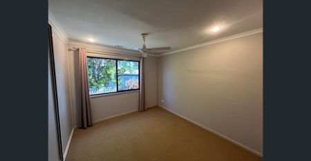 NEAT & TIDY UNIT IN PRIME LOCATION - Photo 4