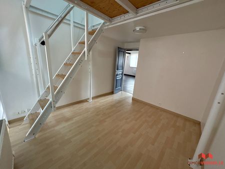 Location Appartement 5 pièces 103m² - Photo 2