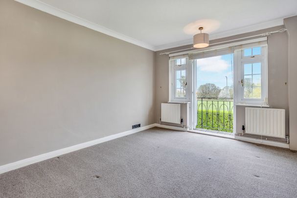 3 bedroom house to rent The Crescent, Pendleton Road, Redhill, Surrey, RH1 - Photo 1