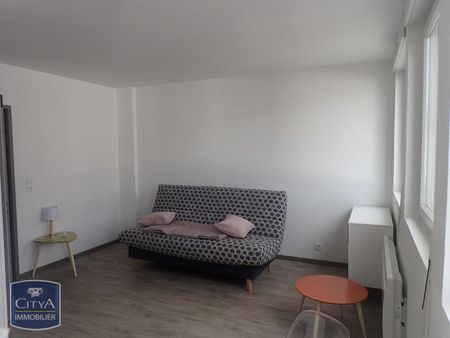 Location Appartement 1 pièce 23m² CHATEAUROUX 36000 - Photo 2