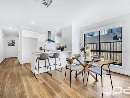 Experience Elegant and Luxurious Family Living in Clyde - Photo 3