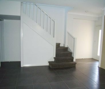 EXCEPTIONAL 3 BEDROOM TOWNHOUSE FOR RENT! - Photo 6